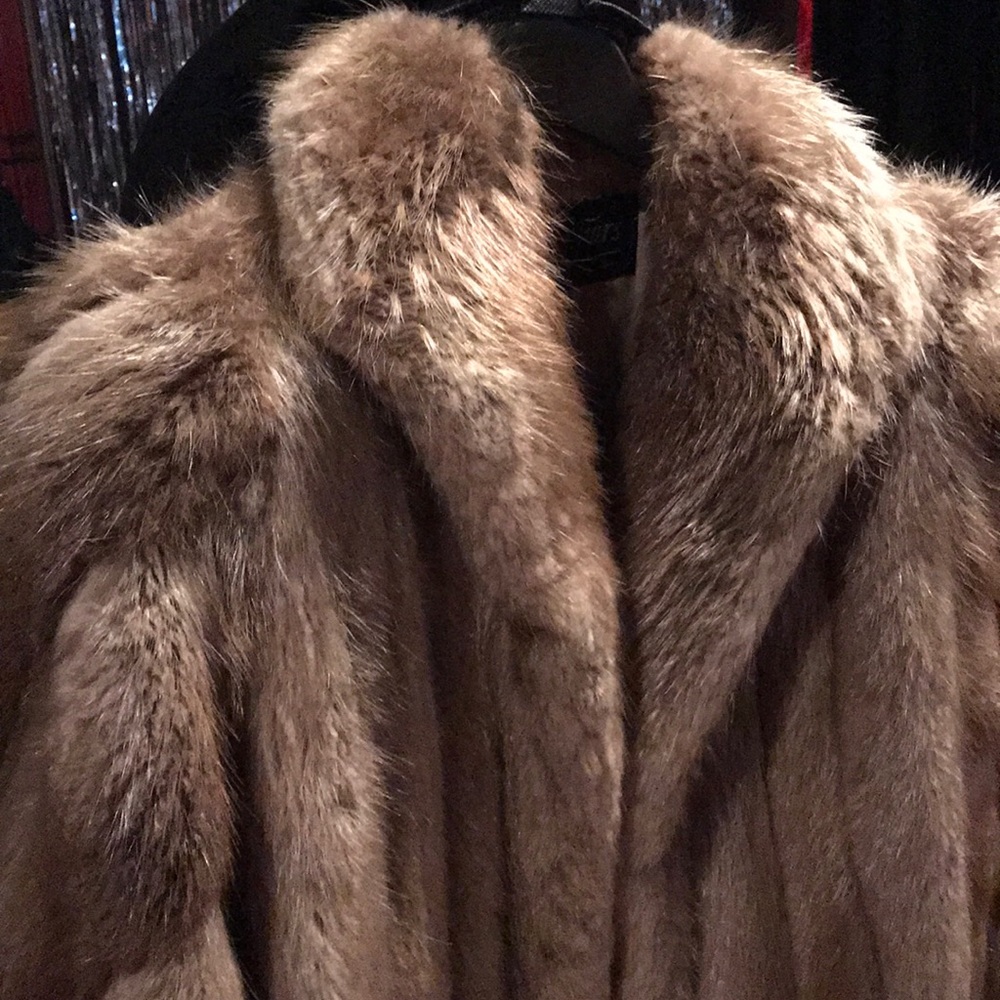 Vintage 1980’s Full Length Long Haired Beaver Fur! - Picture 3 of 11